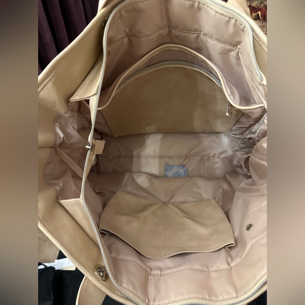 BÉIS The Everyday Tote in Beige — Limited Edition! - Picture 4 of 14